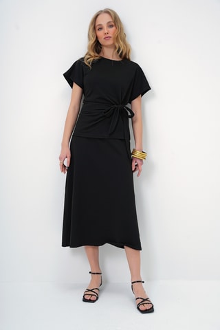 Blusa e saia midi - Preto