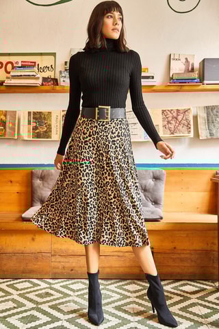 Saia midi de cintura subida - Bege