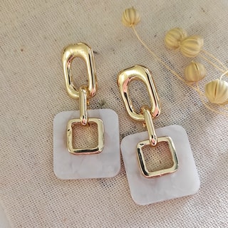 Pendientes largos - Latón chapado en oro y esmalte blanco