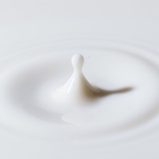 Latte idratante Hydra Milk Multi-Peptide - Pelli secche - 100 ml