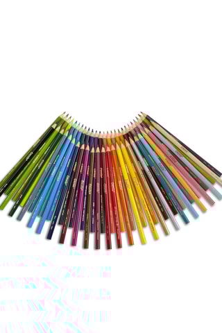 50 crayons de couleur Dès 3 ans