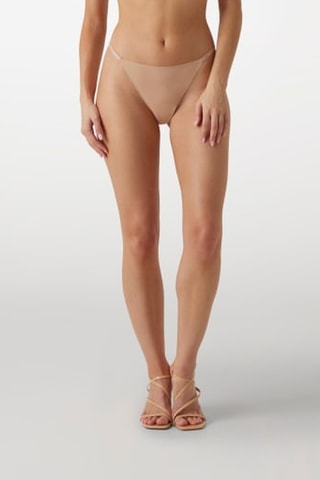 String Darcey - Nude