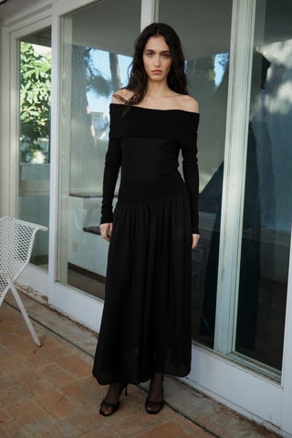 Robe épaules dénudées en tissu combiné - Noir