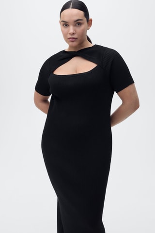 Robe midi côtelée avec ouverture au décolleté - Noir