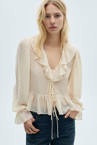 Blouse à volants avec fermeture à nouer - Ecru