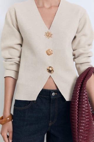 Veste maille fine boutons bijoux - Beige