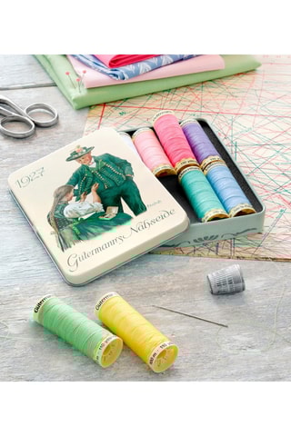 Doos van 8 Spoelen 
Multicolor