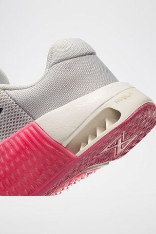 Nike Metcon 9 - Gris clair et rose