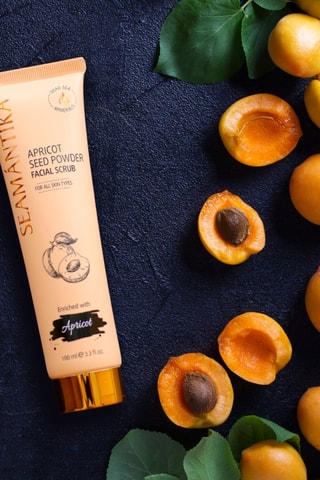 Gezichtsscrub met Abrikozenpitpoeder - Geschikt voor elk huidtype - 100 ml