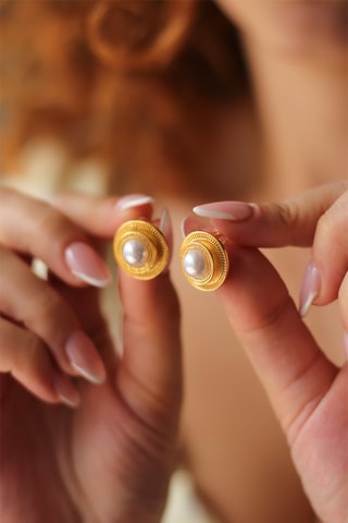 Brincos banhados a ouro fino amarelo - Pérola