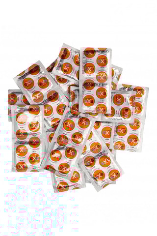 12 préservatifs Gris et orange