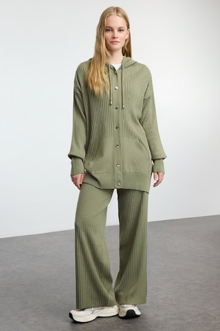 Cárdigan regular fit y pantalón wide leg - Caqui