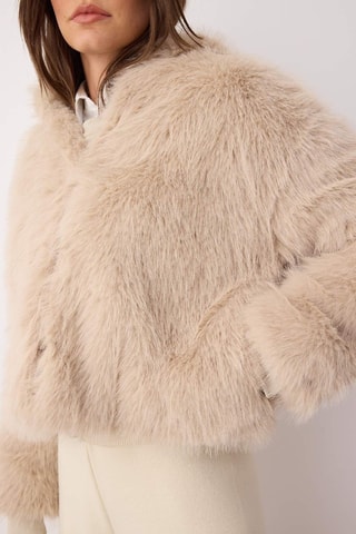 Abrigo con capucha - Beige