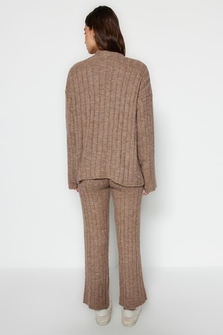 Cárdigan y pantalón - Topo
