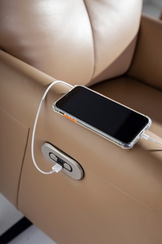 Cadeirão - Bege - Em couro