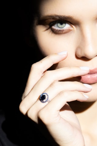 Anel Firenze nouvelle Ouro branco, diamantes e safiras