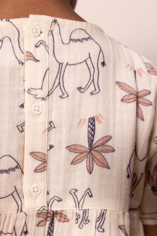 Robe à manches courtes. Blanc