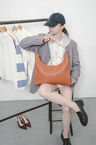 Mala de ombro em couro Alix - Camel