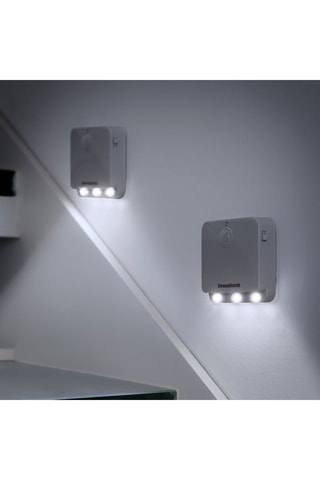 2 lâmpadas LED com sensor de movimento
