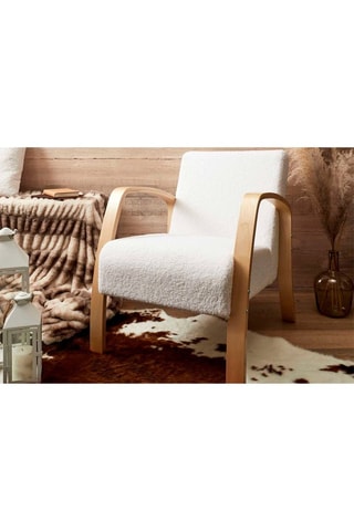 Cadeirão Hella Hygge - Natural e branco - Revestimento bouclette