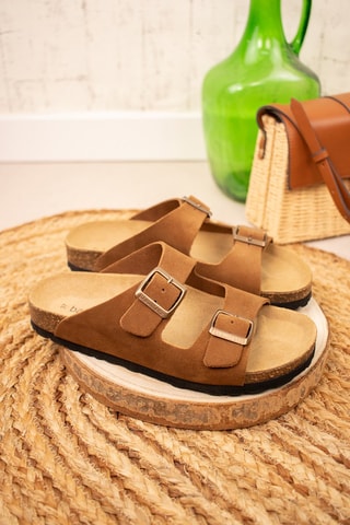 Mules en nubuck Camel