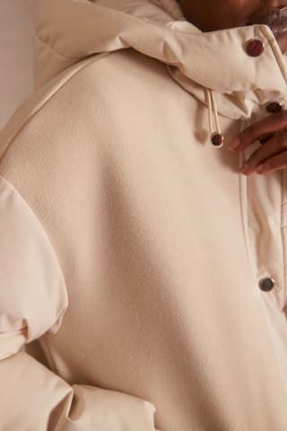 Abrigo con capucha - Beige