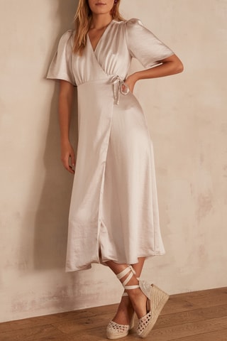 Vestido cruzado - Beige