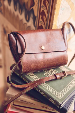 Bandolera de piel - Marrón oscuro