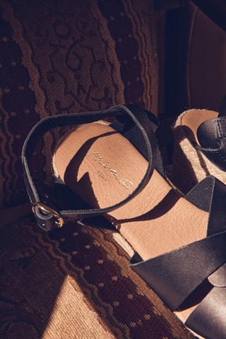 Sandalias de piel de cuña - Negro