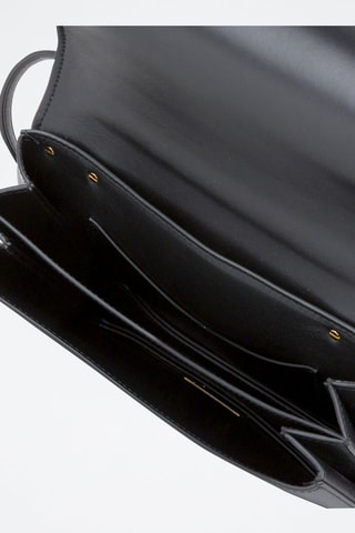 Mala de ombro de couro de vitelo Mount - Preto e dourado - Bottega Veneta