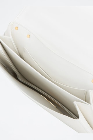 Mala de ombro de couro de vitelo Mount - Branco e dourado - Bottega Veneta