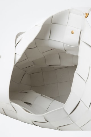 Mala bucket de couro de cordeiro Intreccio - Branco e dourado - Bottega Veneta