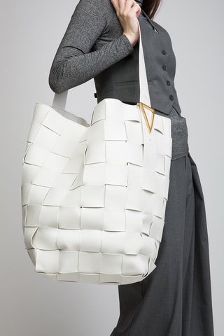 Mala bucket de couro de cordeiro Intreccio - Branco e dourado - Bottega Veneta