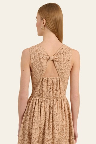 Robe patineuse en dentelle - Beige