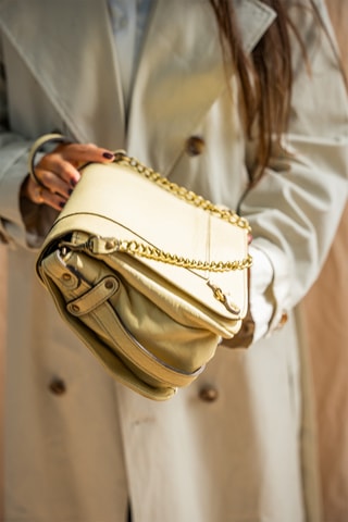 Sac bandoulière en cuir d'agneau Seren - Doré et jaune