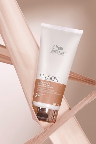 Balsamo riparazione intensa Fusion Wella - Capelli rovinati - 200 ml