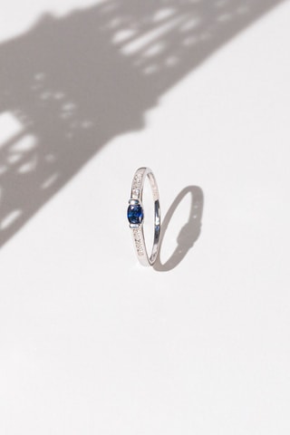 Anillo Ganma - Oro blanco, zafiro y diamantes