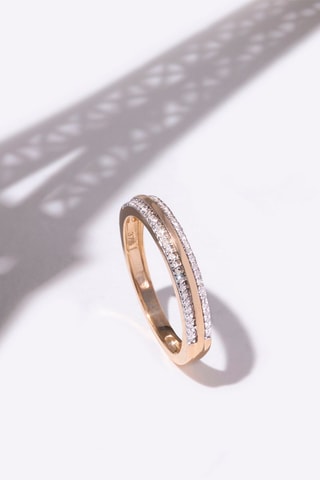 Anillo - 
Oro amarillo y diamantes