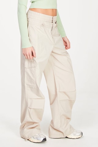 Pantalón cargo tiro alto - Beige