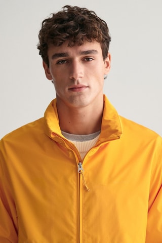 Giacca a vento regular con cappuccio - Senape