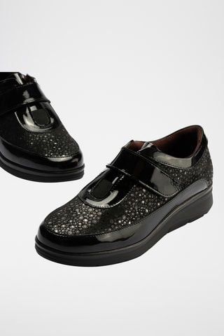 Stringate in pelle verniciata - Nero