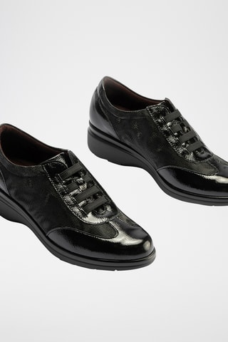 Stringate in pelle verniciata - Nero