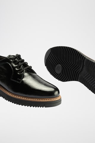 Stringate in pelle verniciata - Nero