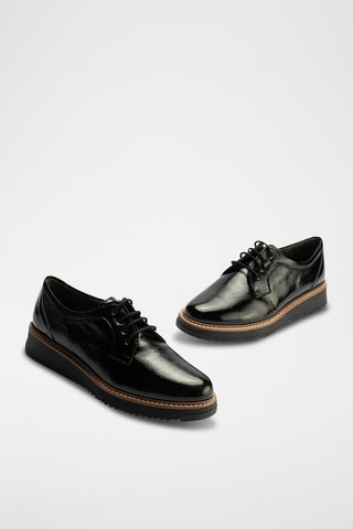 Stringate in pelle verniciata - Nero