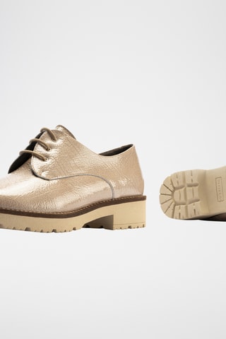 Stringate in pelle verniciata - Beige