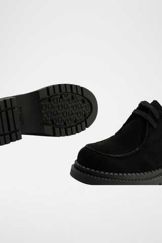 Stringate in pelle scamosciata - Nero