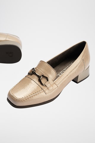 Mocassins à talons en cuir verni - Beige