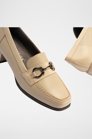 Mocassins à talons en cuir - Beige