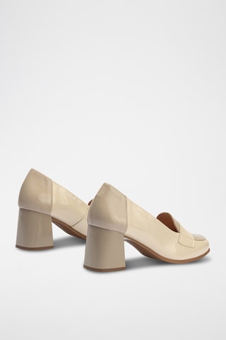 Mocassins à talons en cuir verni - Beige