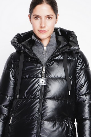 Anorak con capucha  - Negro